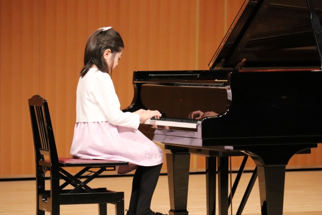 【2026年版】発表会・ステージ撮影におすすめのレンズ